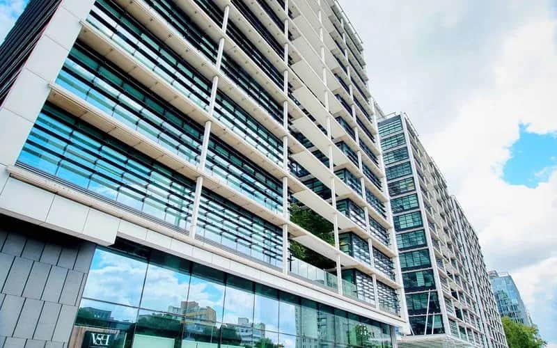 Ludzie w centrum – jak biura wspierają relacje i kulturę pracy